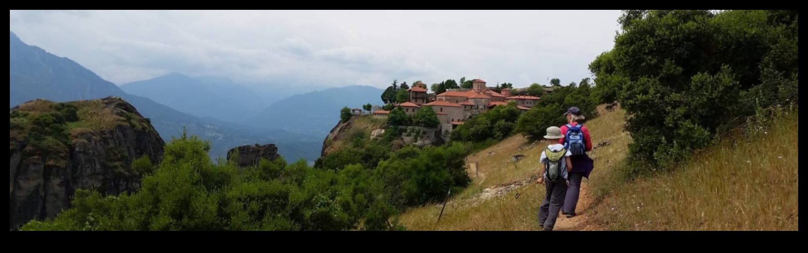 Drumeții istorice: Navigarea trecutului în excursii pe jos