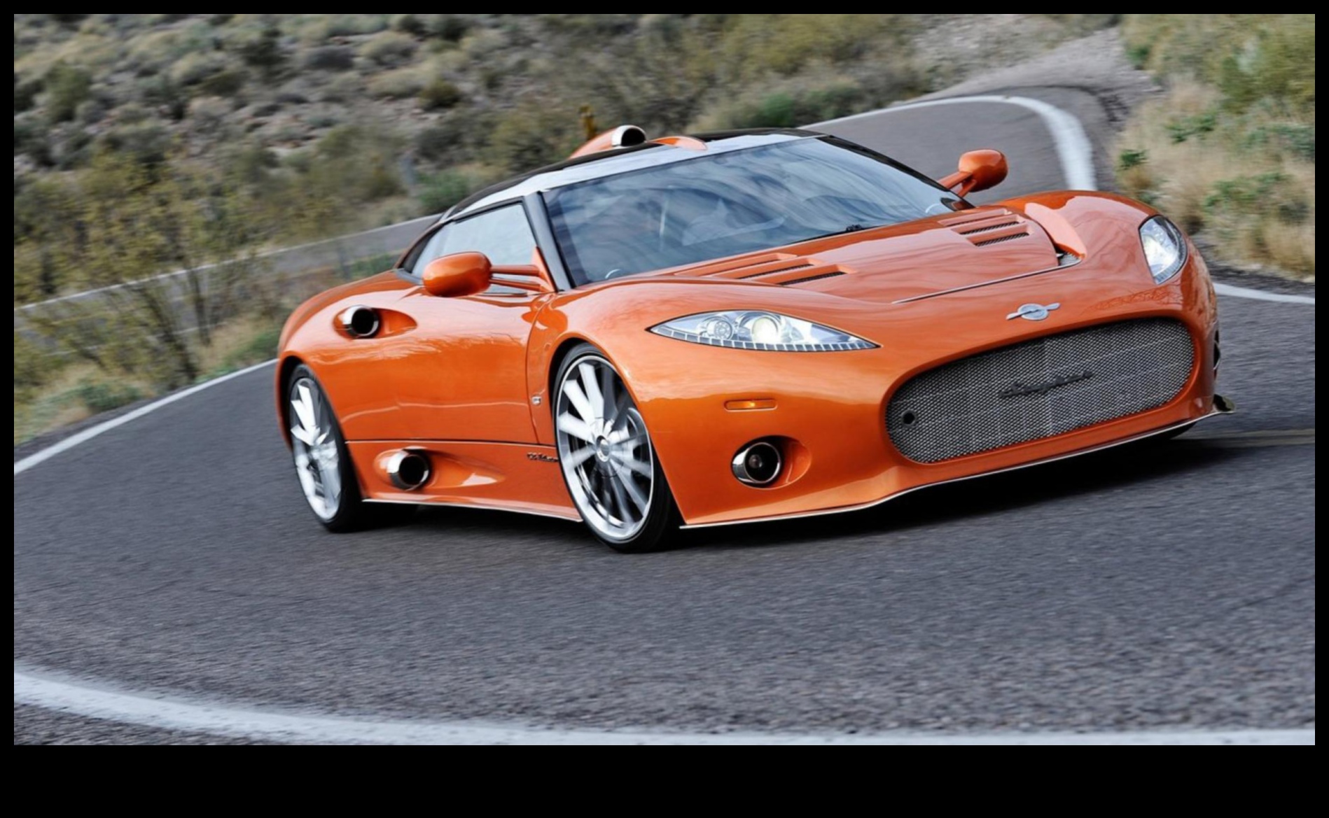 Pictograme Fast Lane: mașini sport care lasă o impresie de durată