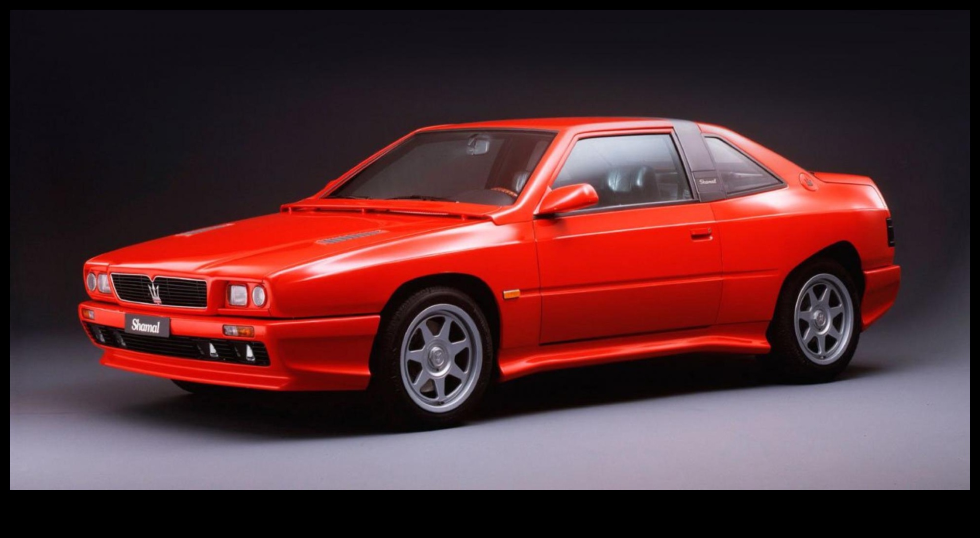 Pictograme Fast Lane: mașini sport care lasă o impresie de durată